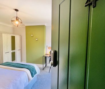 BEDROOM 5 – MEDIUM DOUBLE ENSUITE - Photo 5