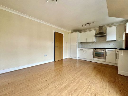 York Road, Woking, Surrey, GU22 7EN - Photo 1