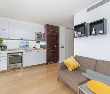 Studio to rent - Photo 1