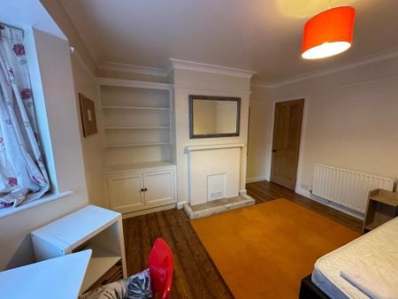 4 bedroom terraced house to rent - Photo 5