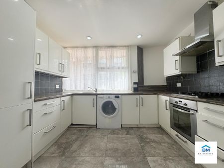 2 bedroom flat to rent - Photo 3