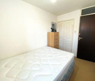 4 bedroom terraced house to rent - Photo 4