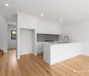 Luxury Living Near the Beach - Photo 2