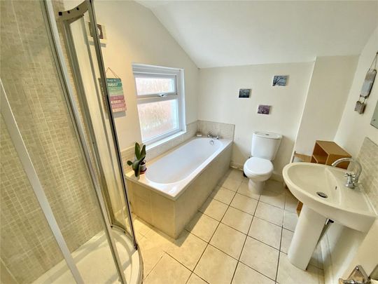 2 bedroom end of terrace house to rent - Photo 1