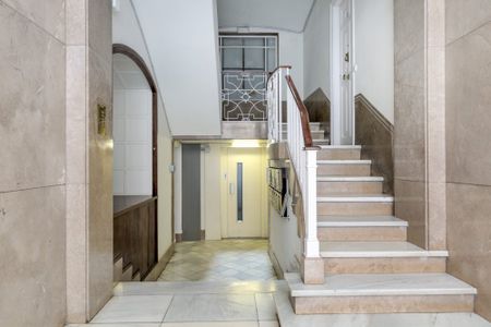 Room in large apartment in Moragas street - Photo 4