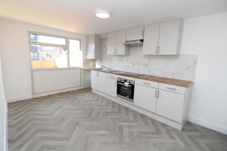 3 bedroom terraced house to rent - Photo 4