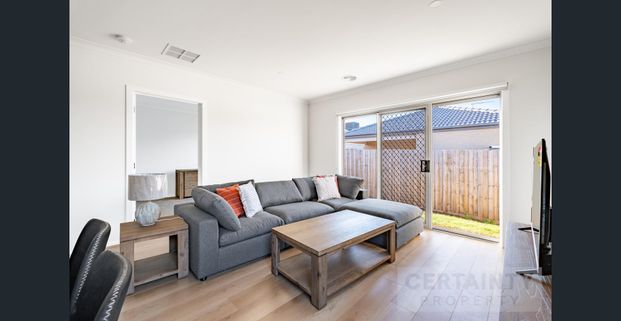 Modern Co-Living Rooms Available at 31 Hamish Road, Darley VIC 3340 - Photo 1