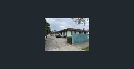 Convenient 1 Bedroom Unit - Photo 3