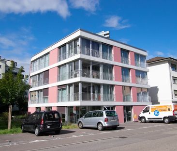 Appartement moderne et lumineux de 1,5 pièce avec son propre combo ... - Foto 1