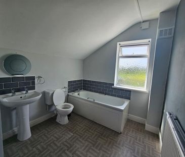 2 bedroom end of terrace house to rent - Photo 5