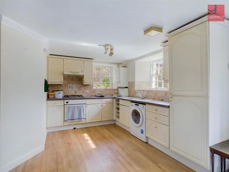 Yew Tree Court, Chy Hwel, Truro, Cornwall, TR1 1AF - Photo 4