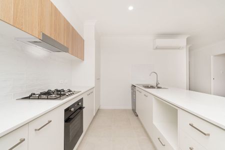 Beautiful 4-Bedroom Family Home Offering Modern Comfort And Convenience. - Photo 2