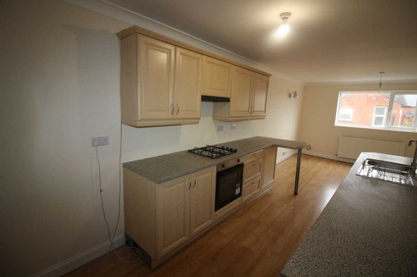 3 bed Flat - Photo 1