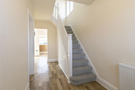 3 bedroom detached house to rent - Photo 4