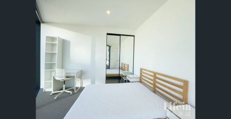 Comfort 2 Bedrooms 1 Bath Apartment in Aurora- furnished - Photo 3