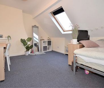 15, Holberry Close, Broomhall, Sheffield S10 2FQ - Photo 2