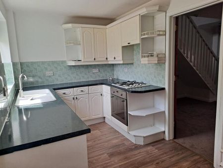 2 bedroom terraced house to rent - Photo 3