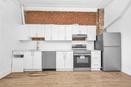 1804 Rue Notre-Dame O. - Photo 4