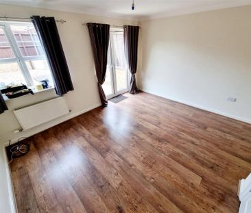 3 Bedroom House to Rent in Windsor Road, Rushden, NN10 0BB, NN10 - Photo 1