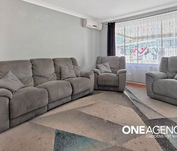 INVITING 3 BEDROOM HOME WITH SEPARATE LIVING & DINING!!! - Photo 1