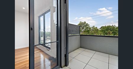 LOW MAINTENANCE LIVING! - Photo 4