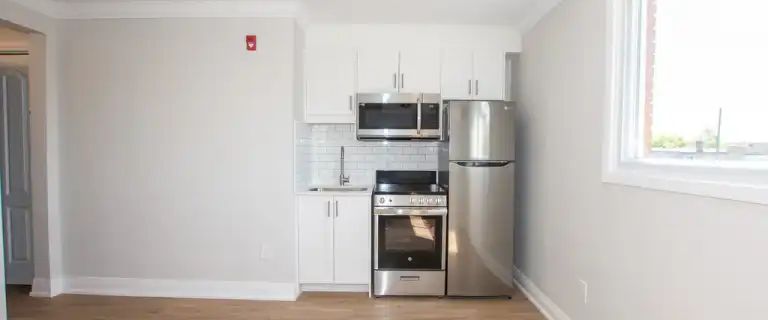 81 Empire Street - 3 | 81 Empire Street -, Welland - Photo 1