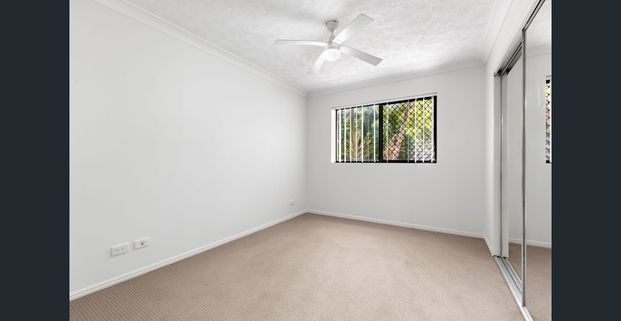 TWO BEDROOM, TWO BATHROOM APARTMENT MERMAID BEACH - Photo 1