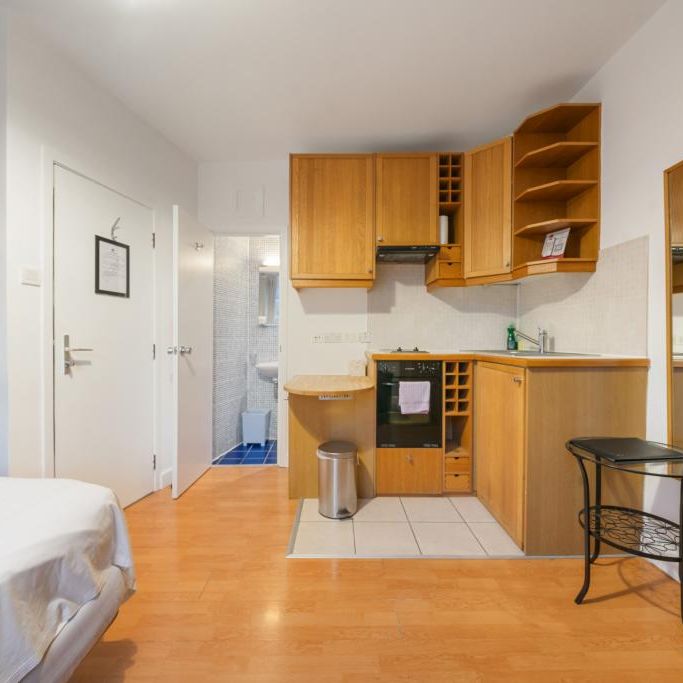 Flat 13 Cartwright Gardens, Bloomsbury WC1H 9EH - Photo 1