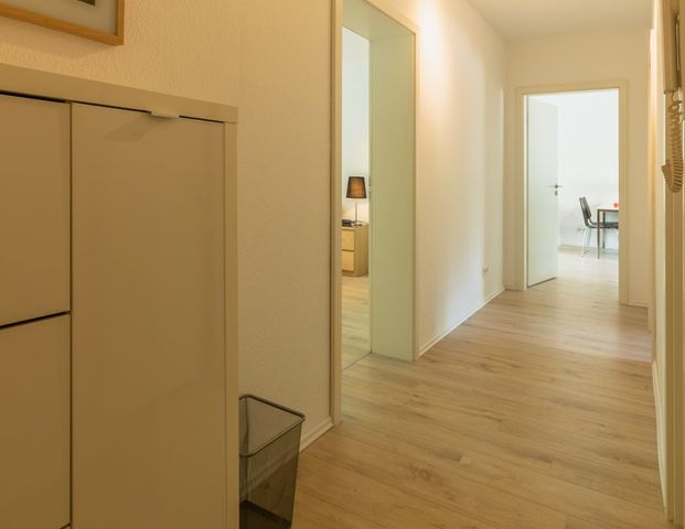 City-Residence: Modern ausgestattete 3-Zimmer-Wohnung mit 2 Schlafzimmern in Frankfurt Eschersheim - Foto 1