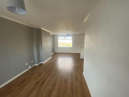 3 bedroom maisonette to rent - Photo 4
