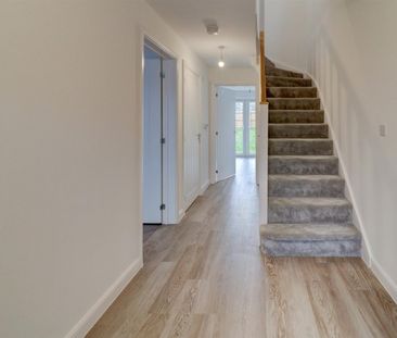 4 BED Detached house To rent - Photo 1