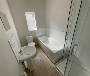 5 bedroom terraced house to rent - Photo 4