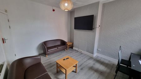 5 bedroom terraced house to rent - Photo 3