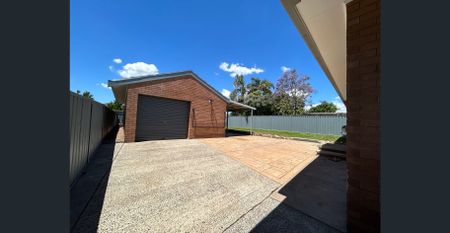 Freshly Renovated 3-Bedroom Brick & Tile Home - Photo 2