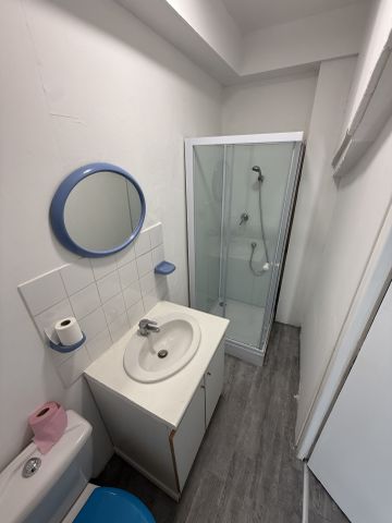 Location Maison 4 pièces 65m² MONTMOREAU ST CYBARD 16190 - Photo 2