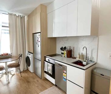 Fully furnished Paddington Studio apartment in the CBD - Photo 4