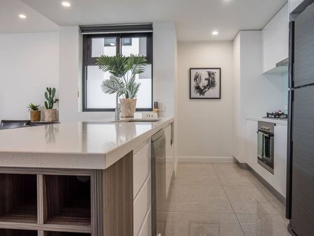 3 bedroom 2 bathroom unit with 2 car parks - Photo 5