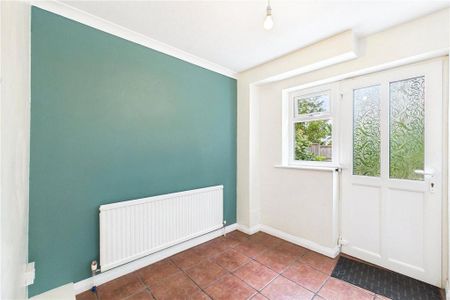 3 bedroom end of terrace house to rent - Photo 2
