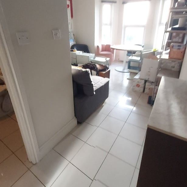 1 Bed Flat, College Road, NW10 - Photo 1