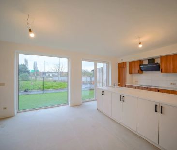 Totaal gerenoveerde woning te Huur in Zandvoorde met 3 slaapkamers ... - Foto 6