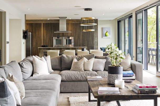 Orchard Lakehouse, GL7 - Photo 1