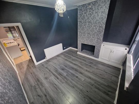 2 bedroom terraced house to rent - Photo 1