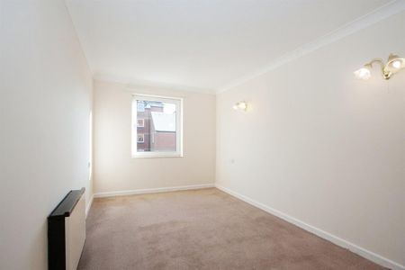 1 bedroom retirement property to rent - Photo 4