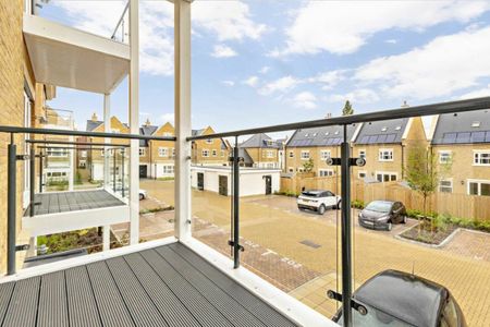 Roper Crescent, TW16, London - Photo 3