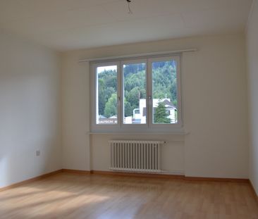 "helle moderne 4.5-Zimmer-Wohnung mit sonnigem Balkon an ruhiger Lage" - Photo 2