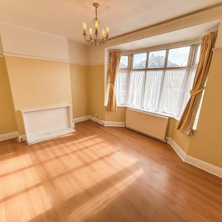 3 bedroom semi-detached house to rent - Photo 1