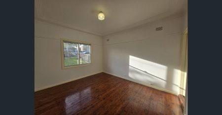 Cosy Family Home - Photo 4