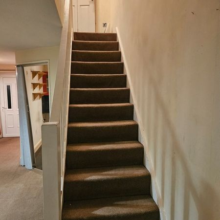 2 Bed Semi-Detached House, Whitebeam Lane, LS10 - Photo 4