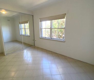 ONE BEDROOM ABODE, 60M TO MAROUBRA BEACH - Photo 2