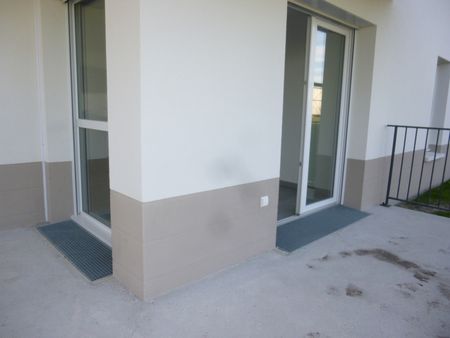 Location Appartement 3 pièces 54m² ST ANDRE DE CUBZAC 33240 - Photo 2
